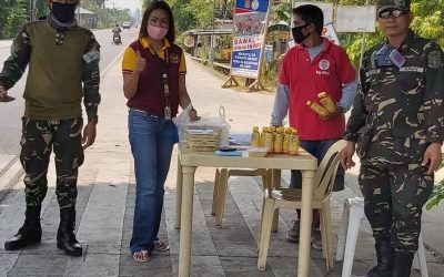 Food Pack Donation Drive to those in the frontlines—the medical workers, PNP and DILG personnel, LGU